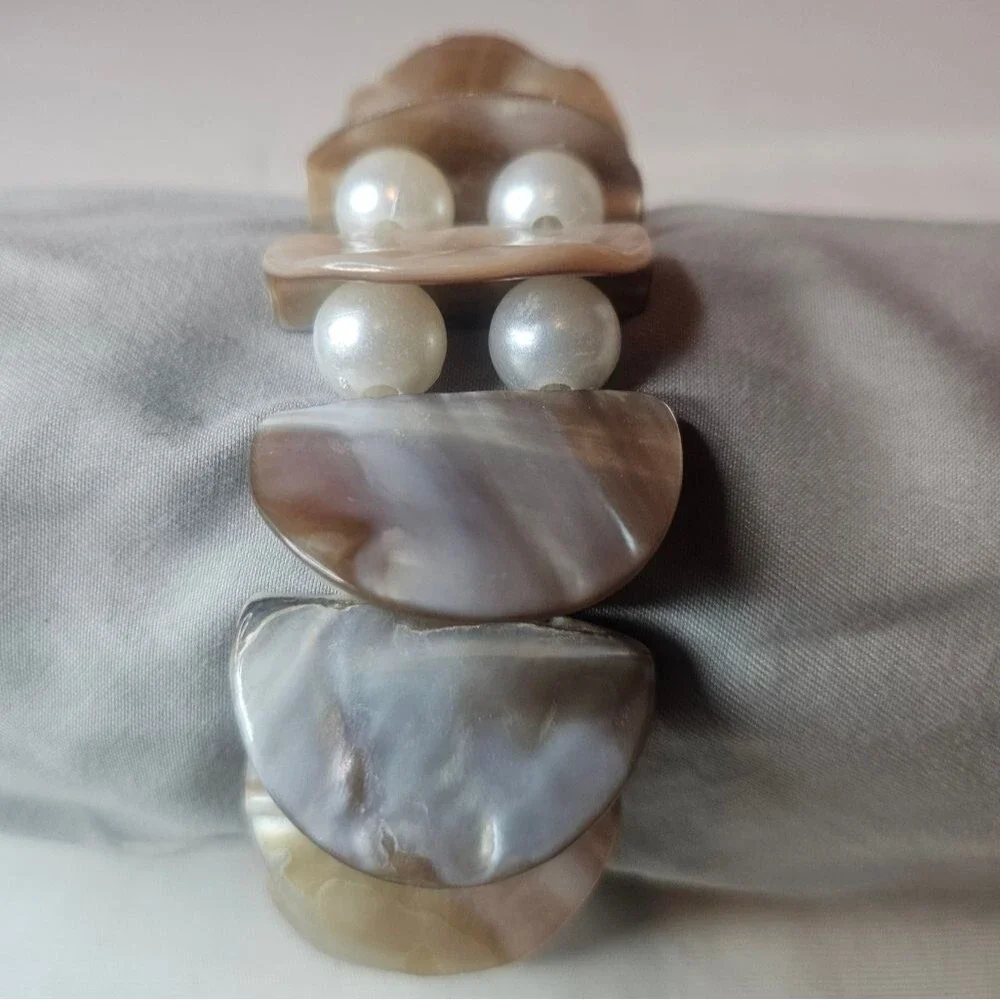 Vintage Shell And Faux Pearl Stretch Bracelet Mother Of Pearl / Abalone